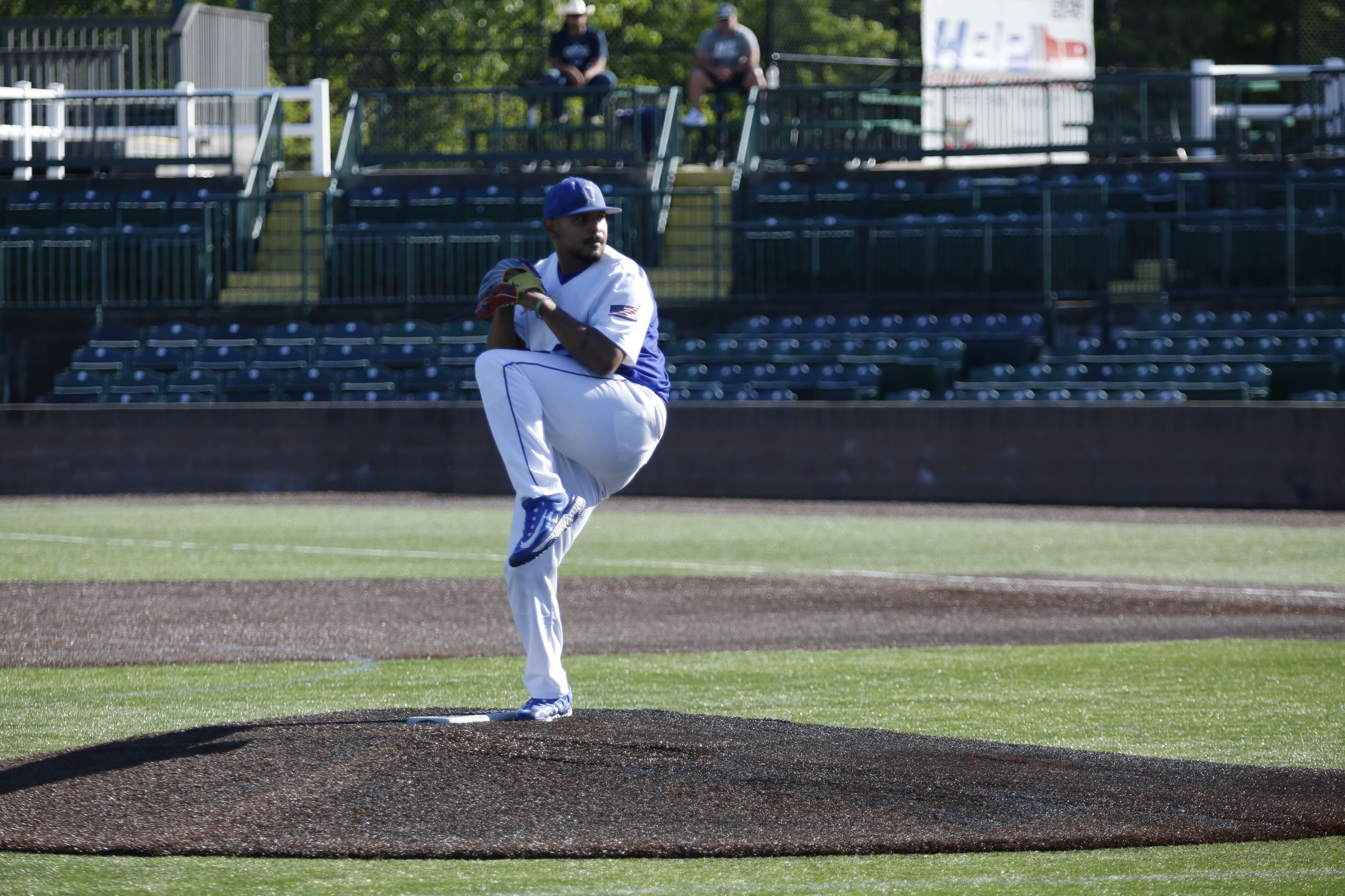 Mustangs Survive and Advance in AMC Baseball Tournament