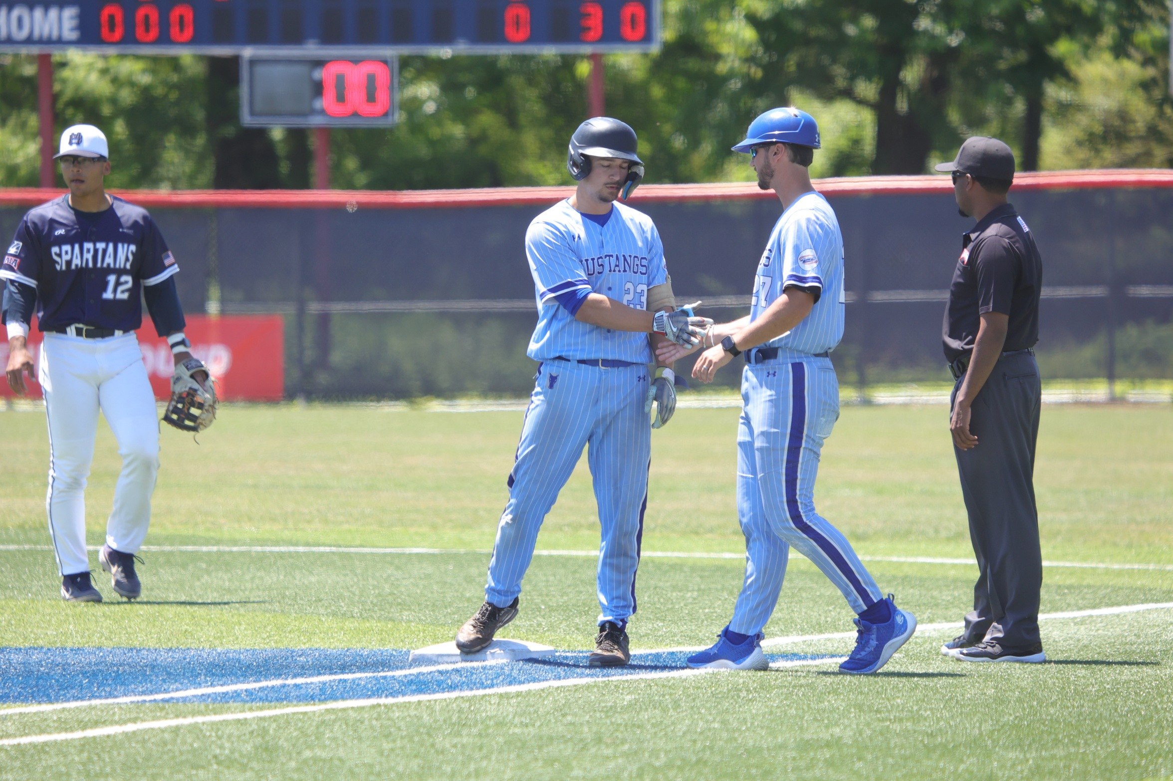Preston White had two hits in the finale