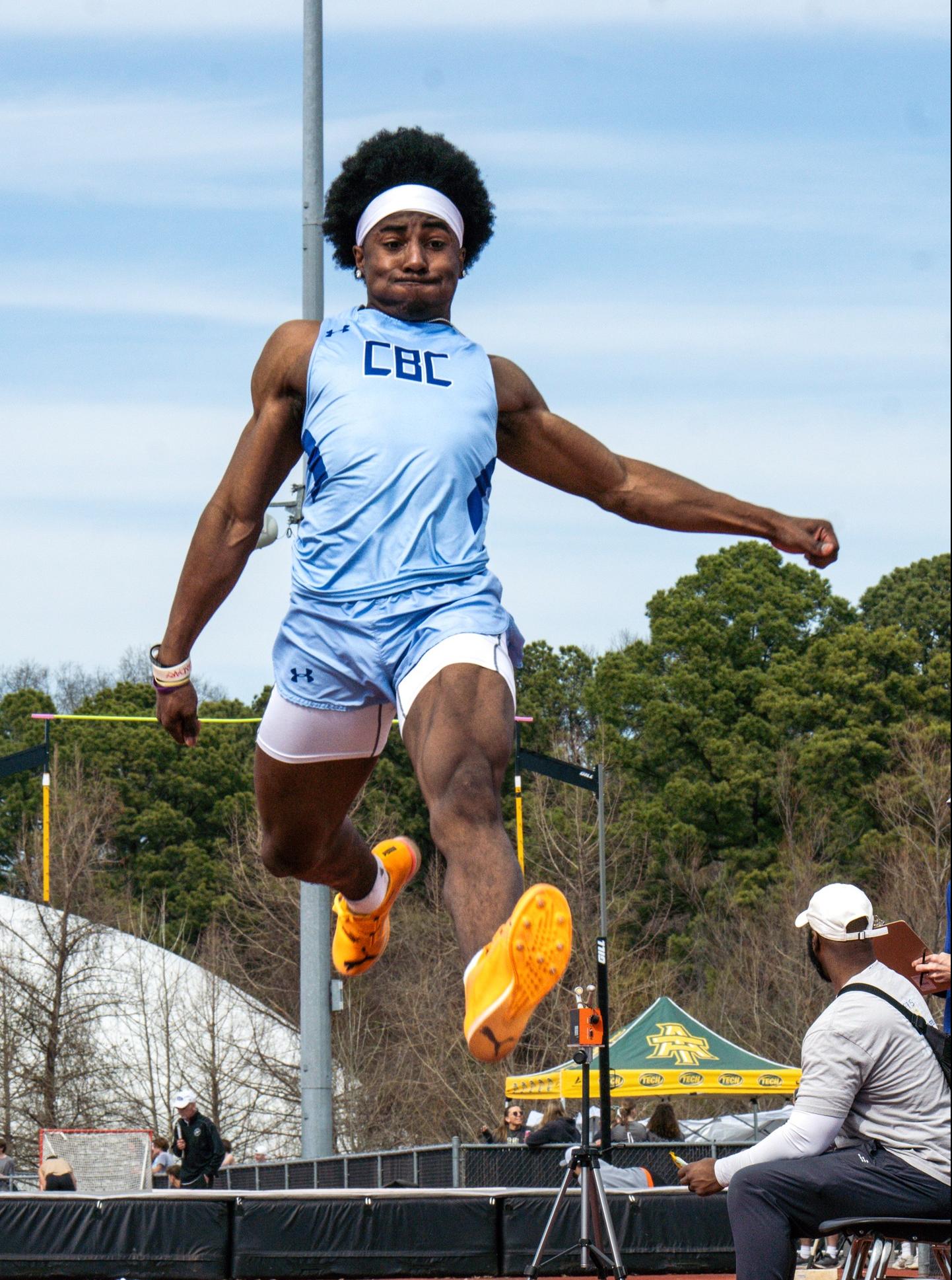 Track Runs Final Meet Before AMC Championships